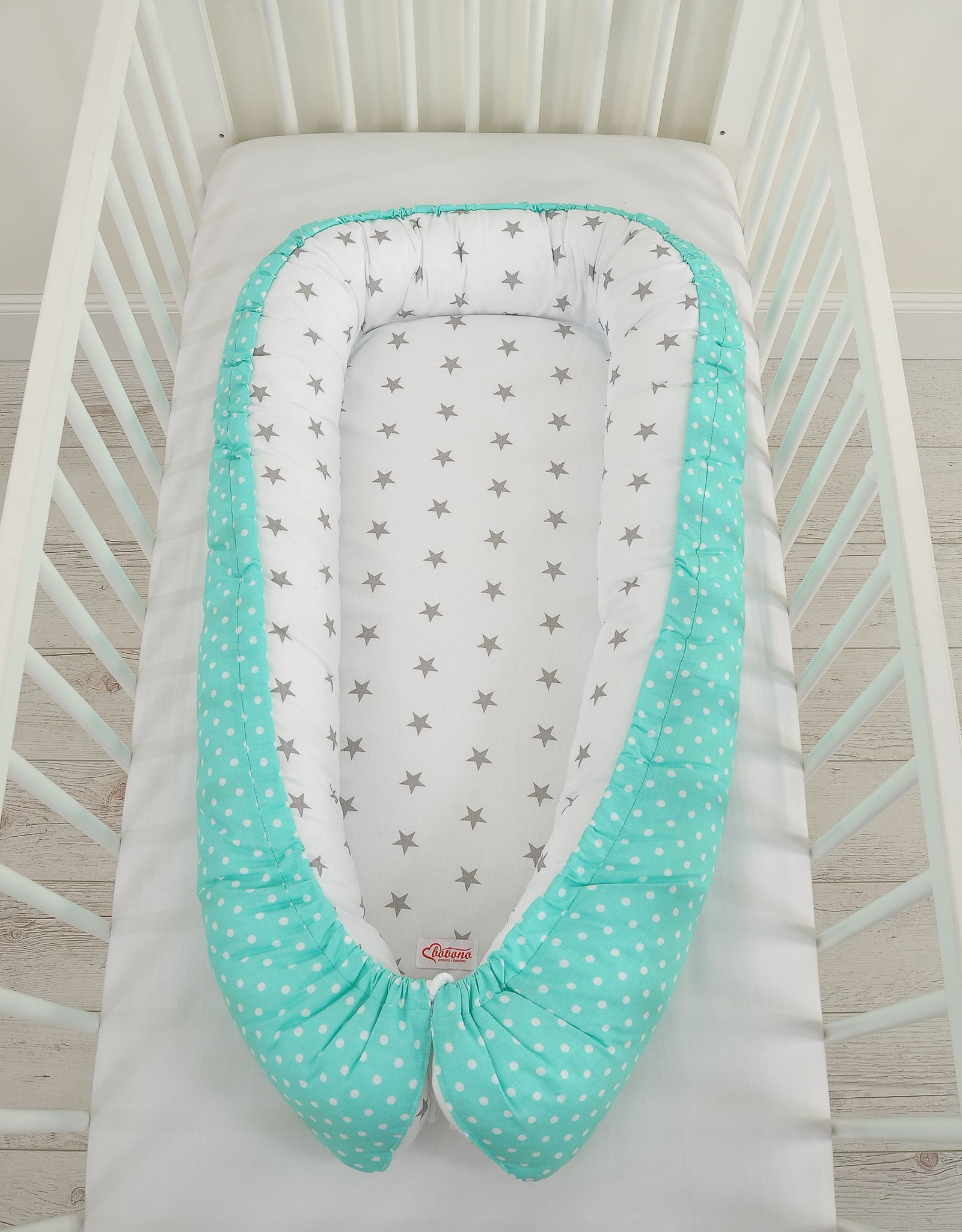 casanino-babynestje-grijze-sterren-stippen-op-mint2